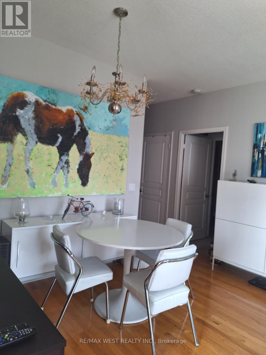 #814 350 RED MAPLE ROAD - 13