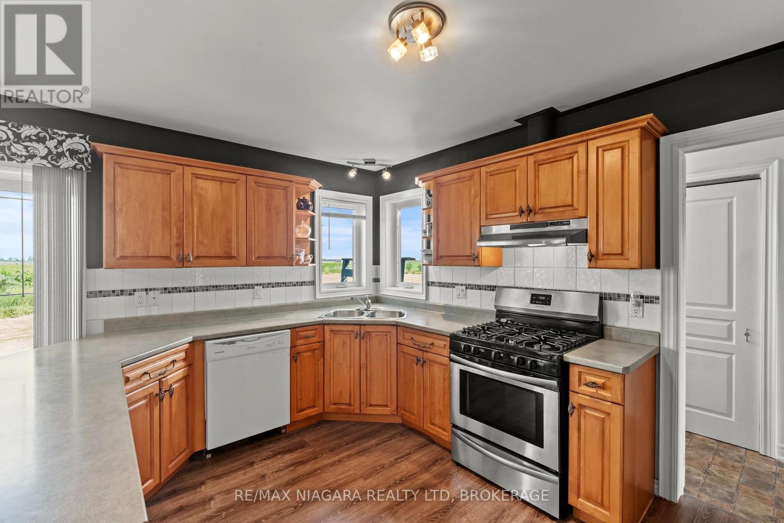 374 NIAGARA STONE ROAD - 18