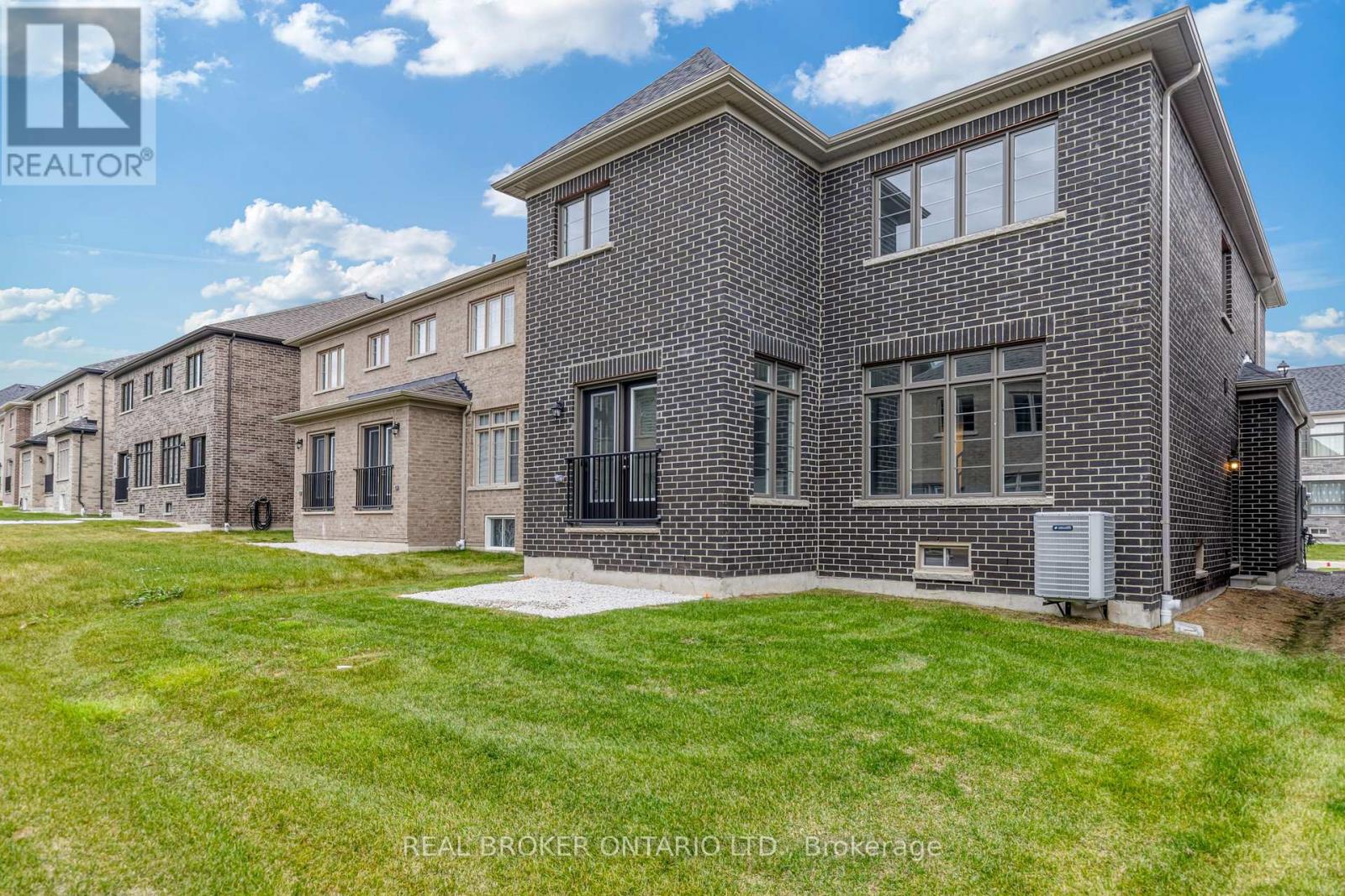 8 DAISY STREET - 32