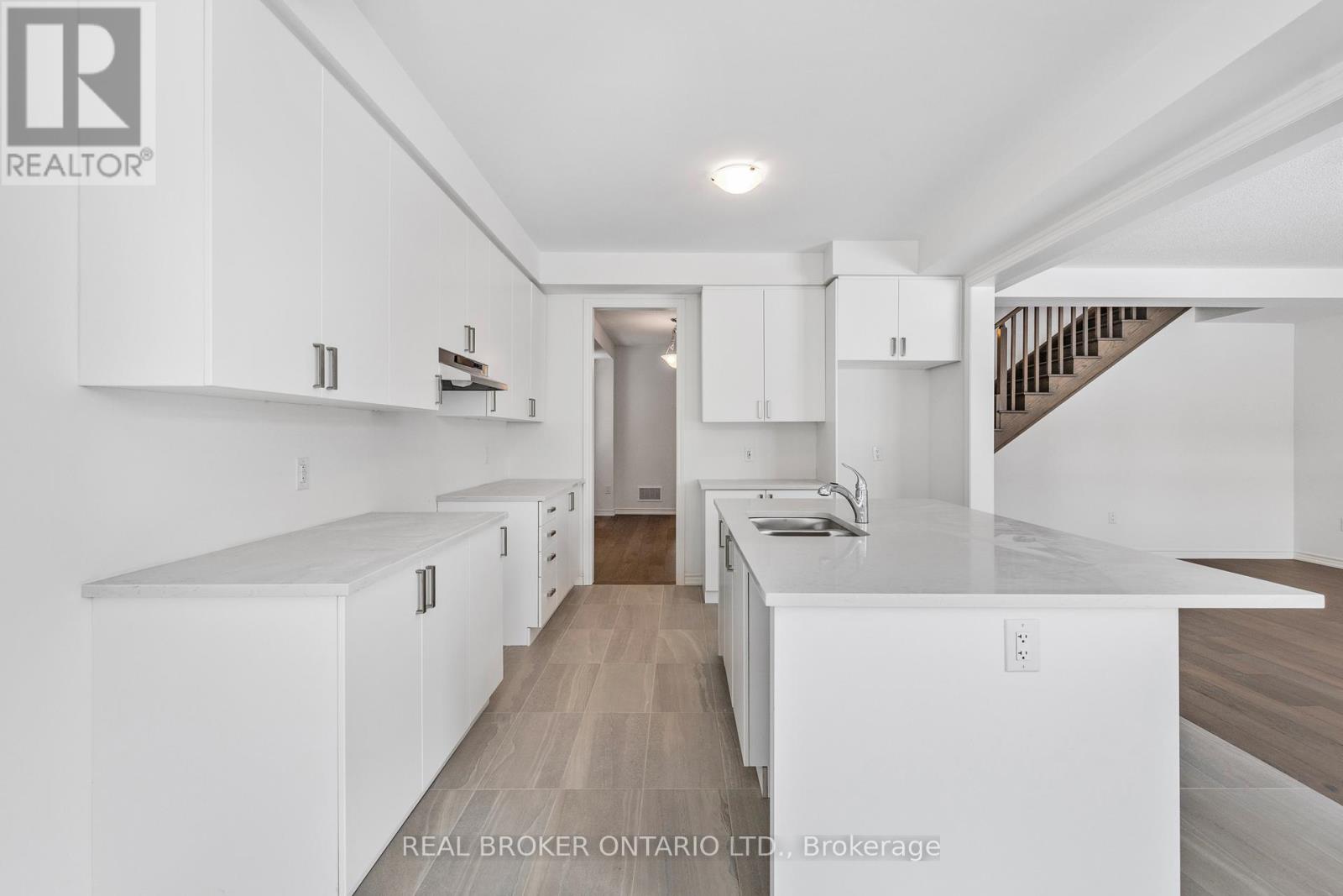 8 DAISY STREET - 8