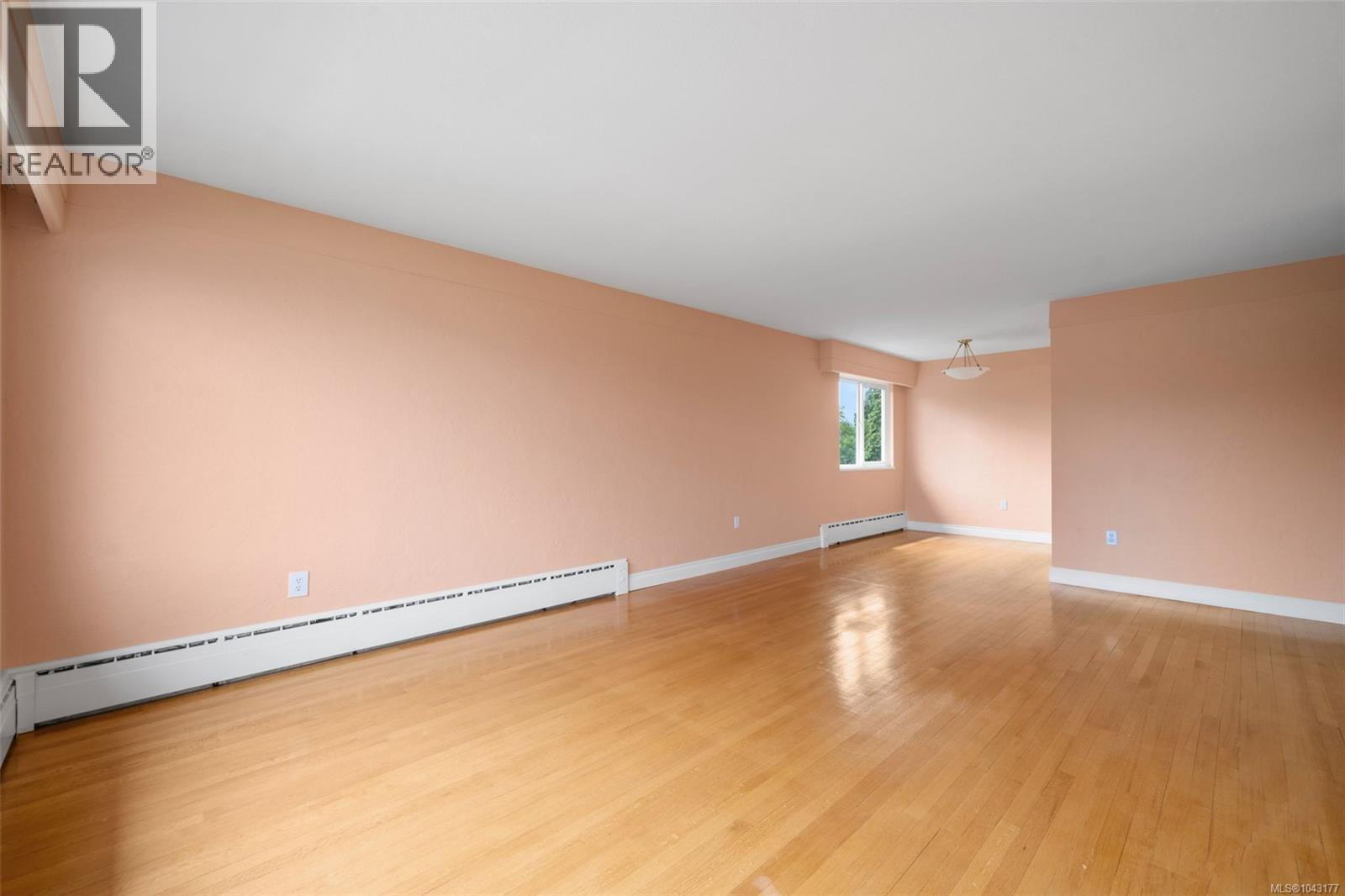 #305 1270 Beach Dr - 20