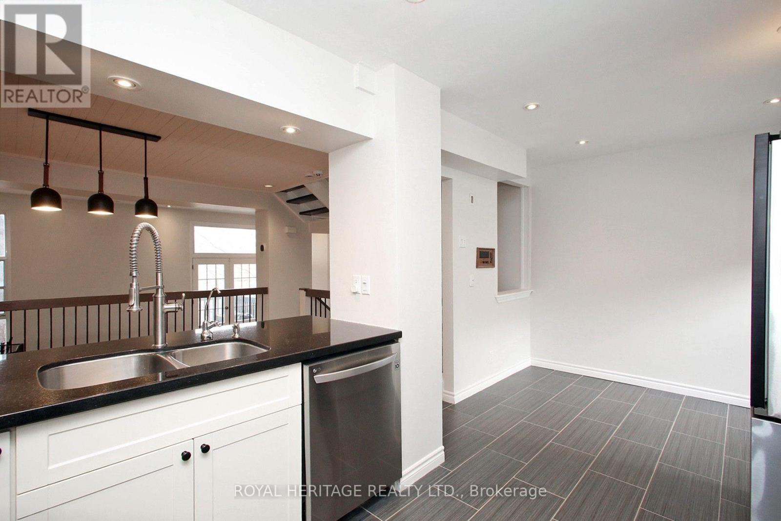 #6 24 REID DRIVE - 11