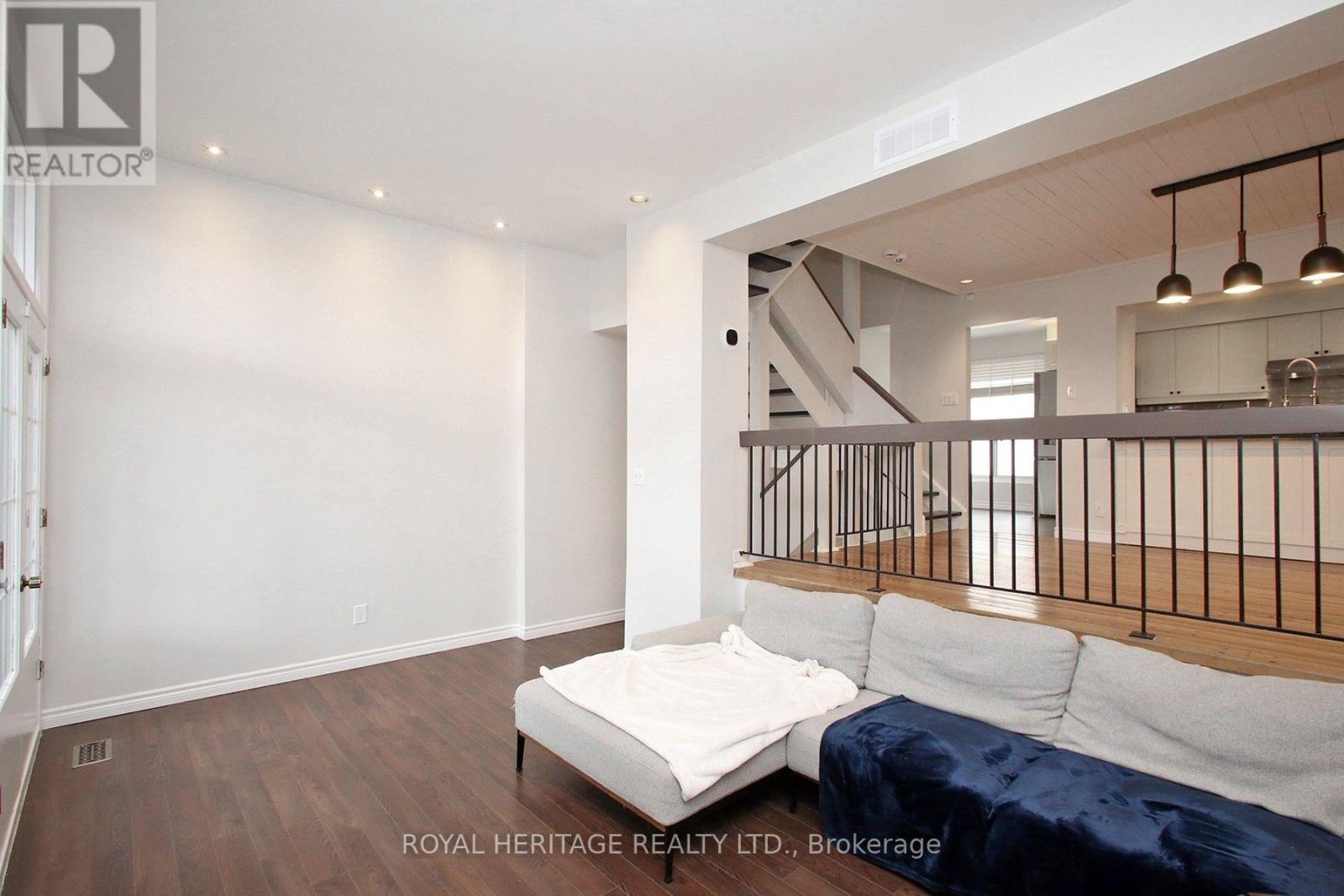 #6 24 REID DRIVE - 17