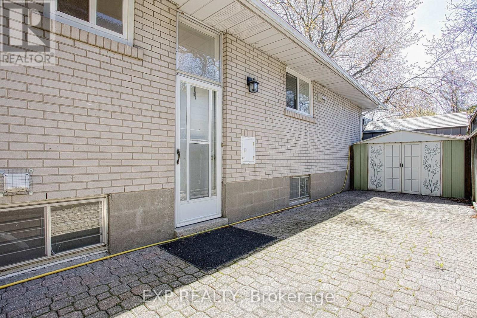 2387 CYPRUS AVENUE - 35
