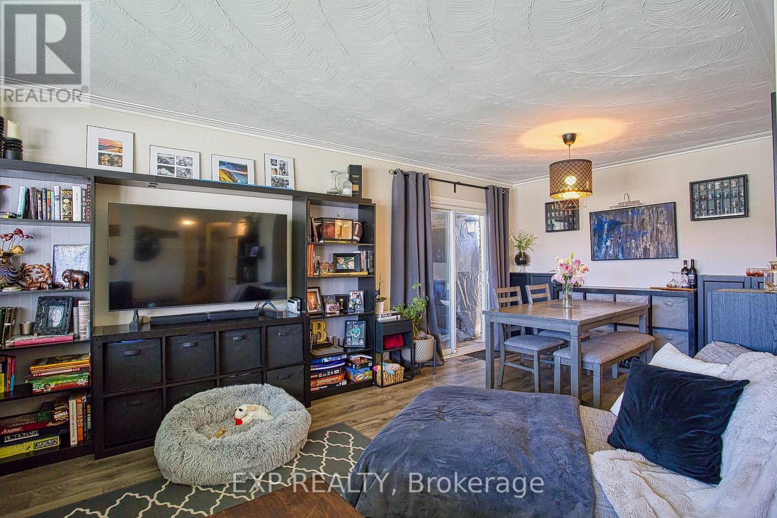 2387 CYPRUS AVENUE - 5