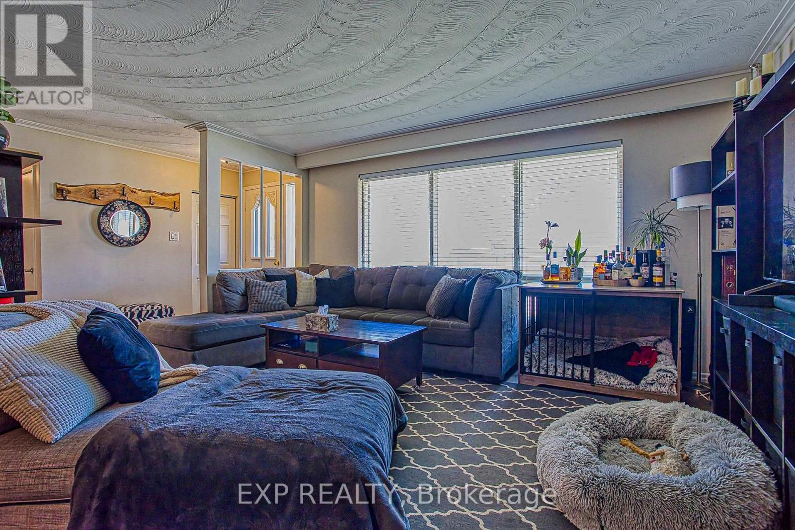 2387 CYPRUS AVENUE - 7