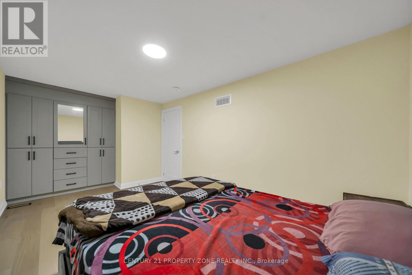 19 HORSESHOE COURT - 29