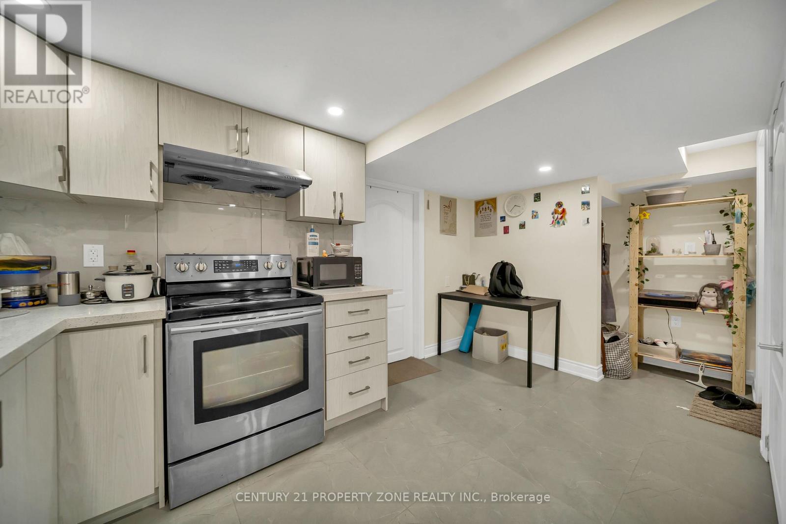 19 HORSESHOE COURT - 38