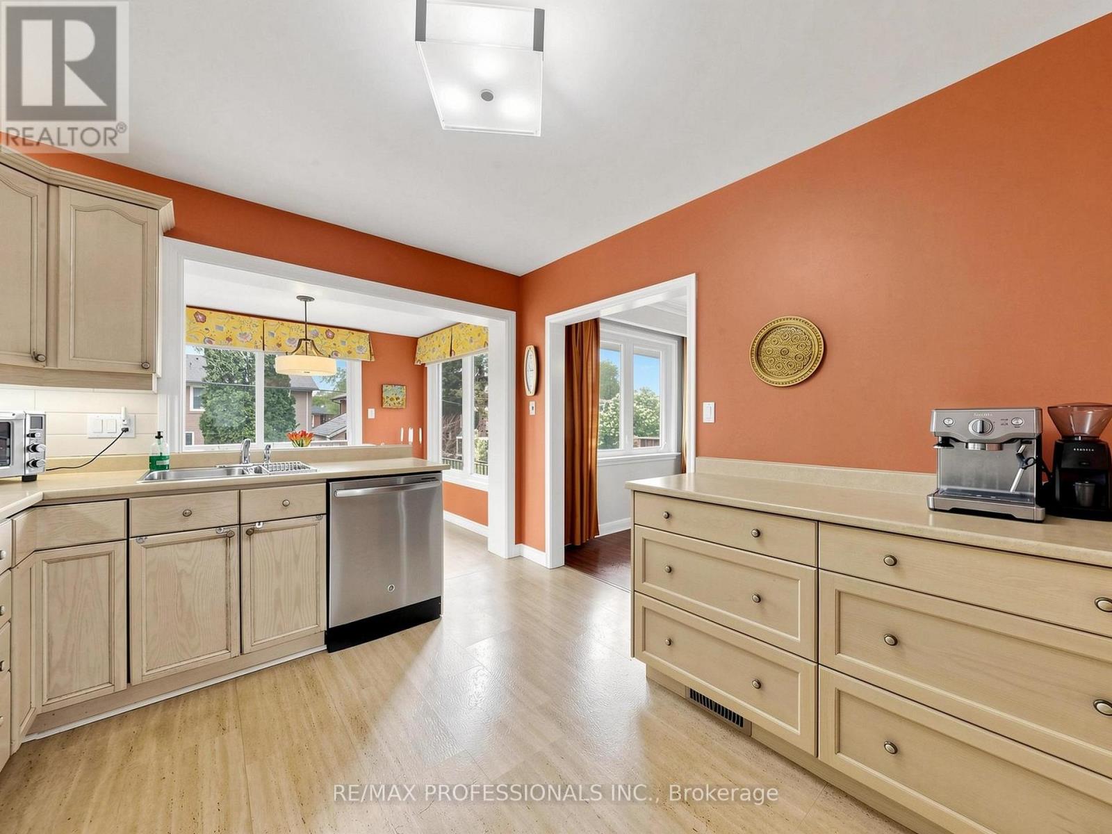 24 BREADNER DRIVE - 11