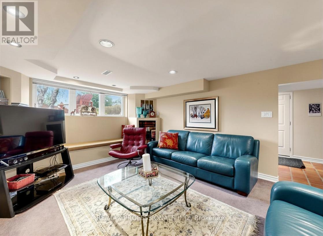 24 BREADNER DRIVE - 20