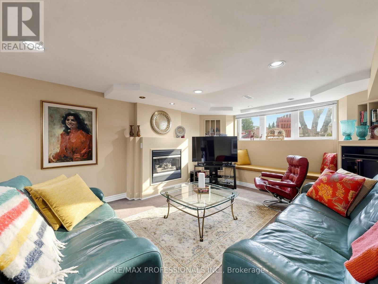 24 BREADNER DRIVE - 21
