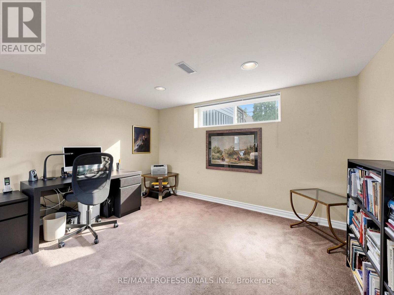 24 BREADNER DRIVE - 23