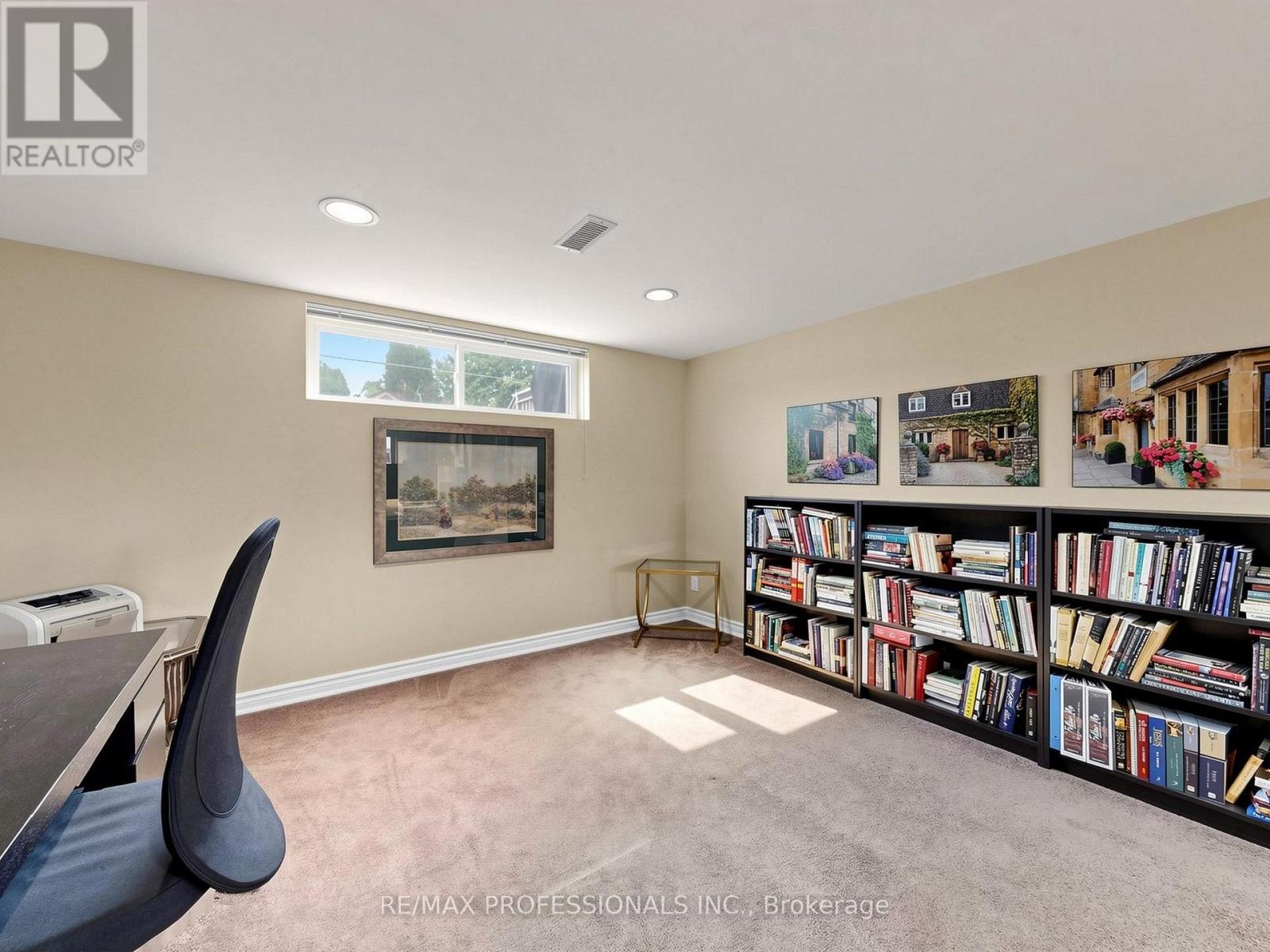 24 BREADNER DRIVE - 24