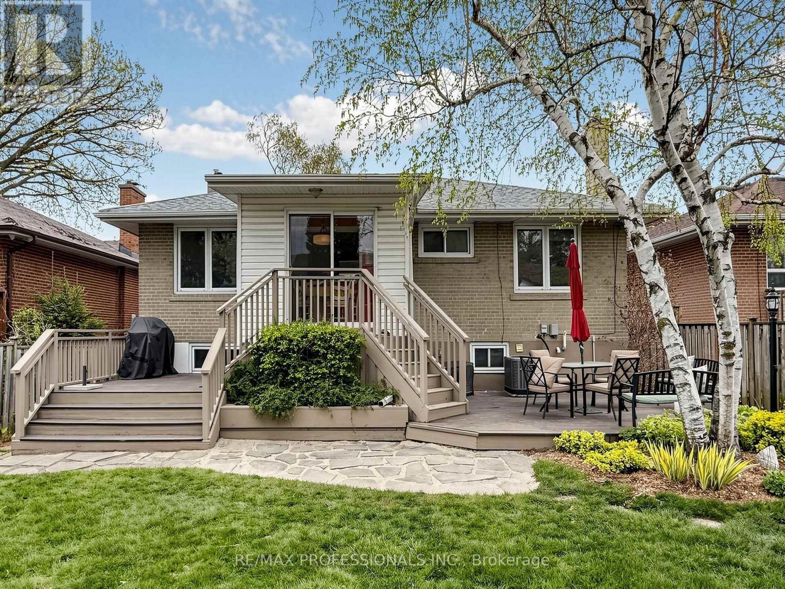 24 BREADNER DRIVE - 27