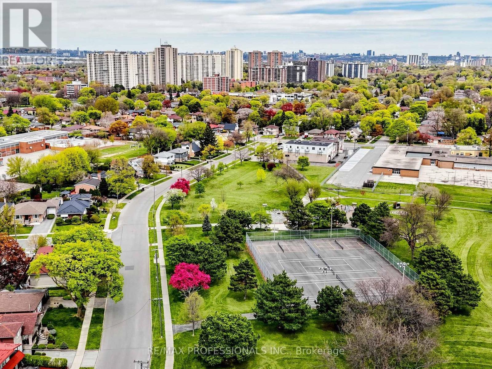 24 BREADNER DRIVE - 39