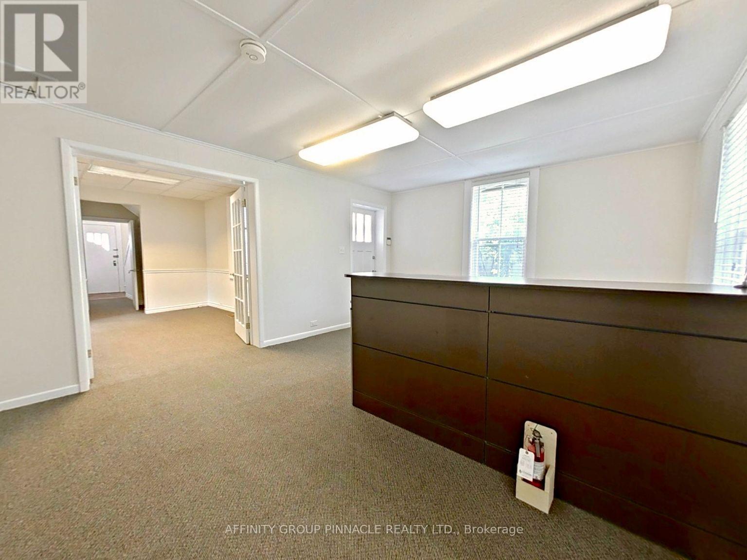 221 KENT STREET W - 11