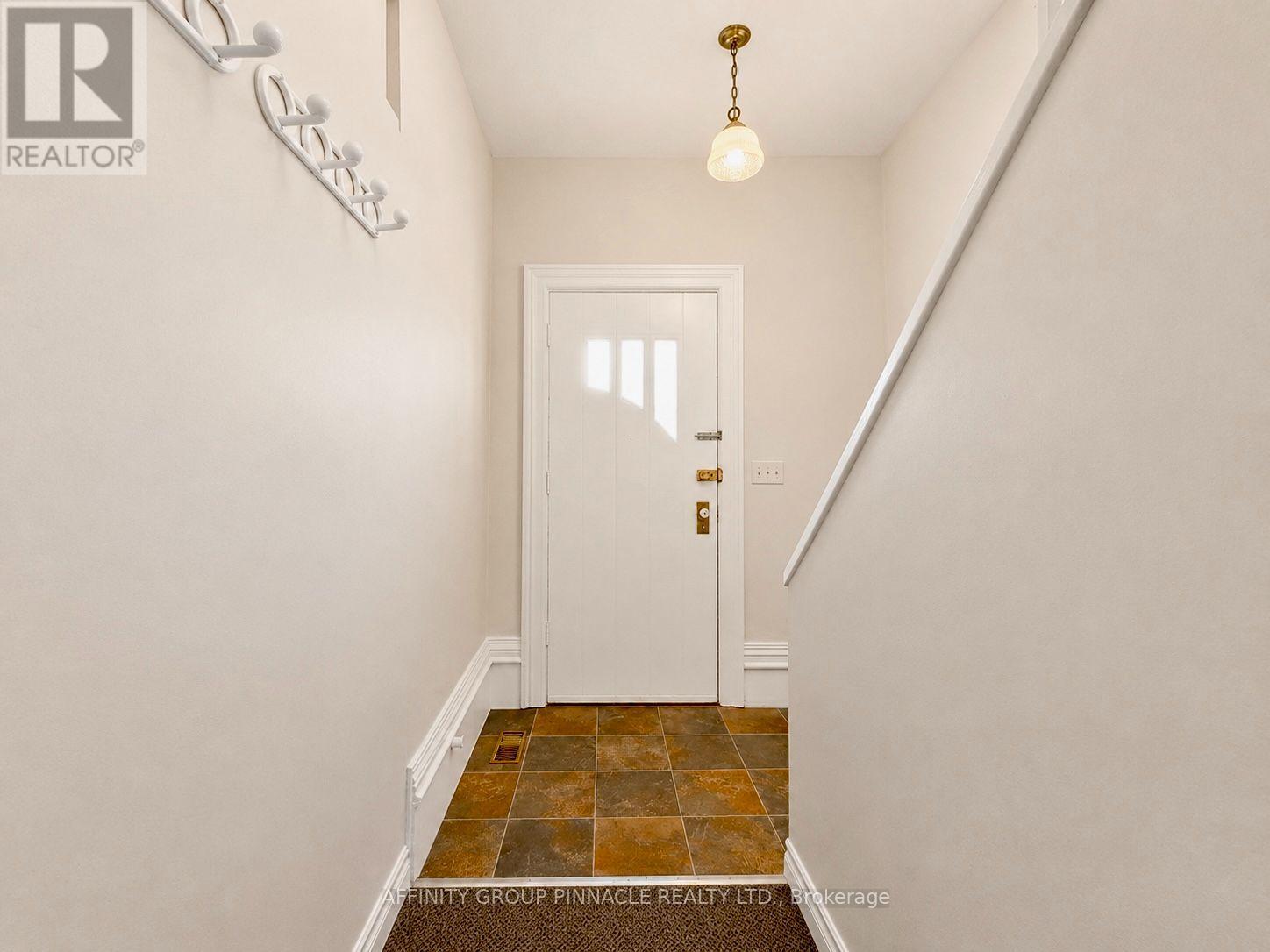 221 KENT STREET W - 24