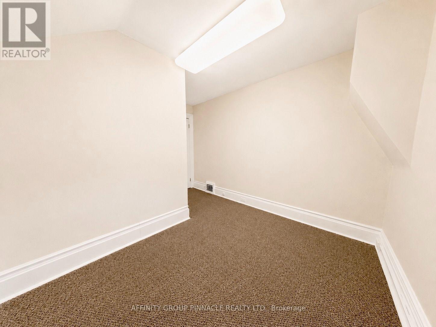 221 KENT STREET W - 29