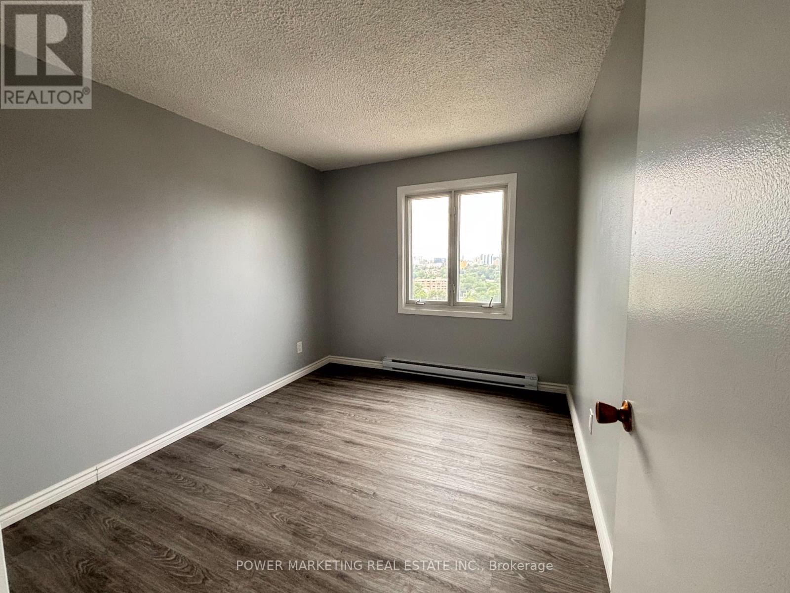 #1604 158B MCARTHUR AVENUE - 13