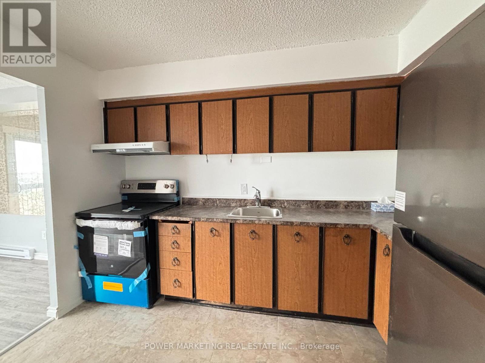 #1604 158B MCARTHUR AVENUE - 8