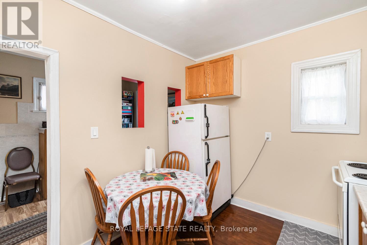44 ARTHUR AVENUE N - 11