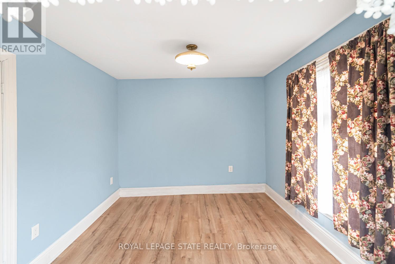 44 ARTHUR AVENUE N - 19