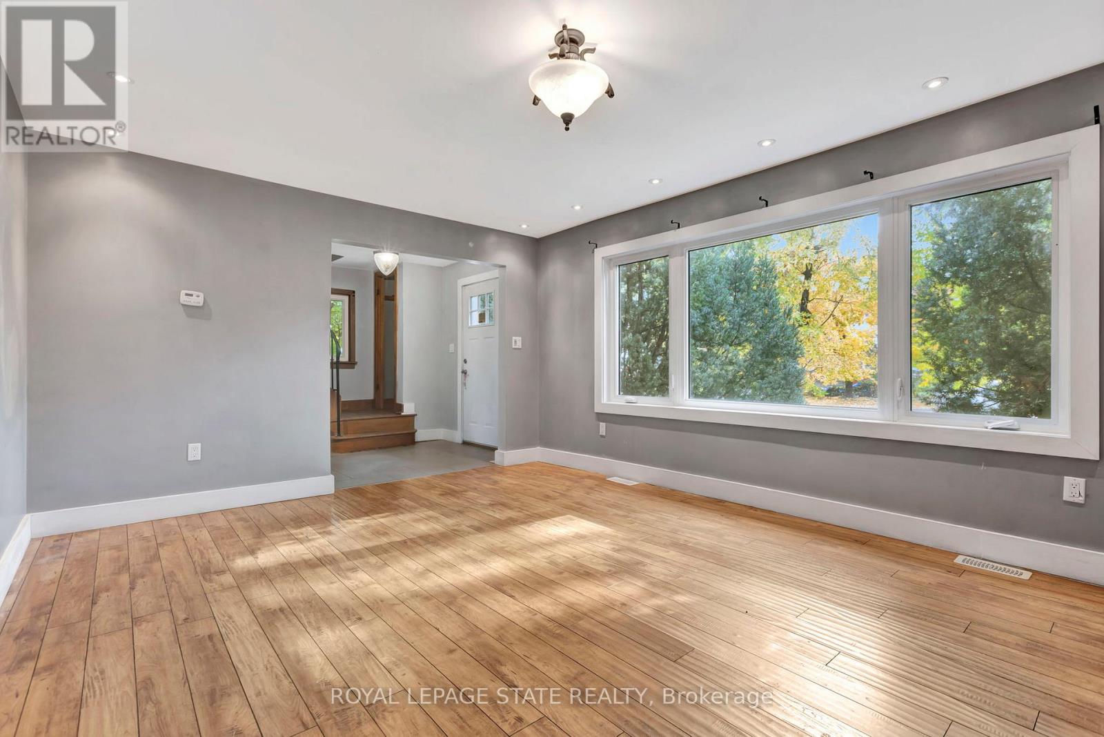 121 KING STREET E - 12
