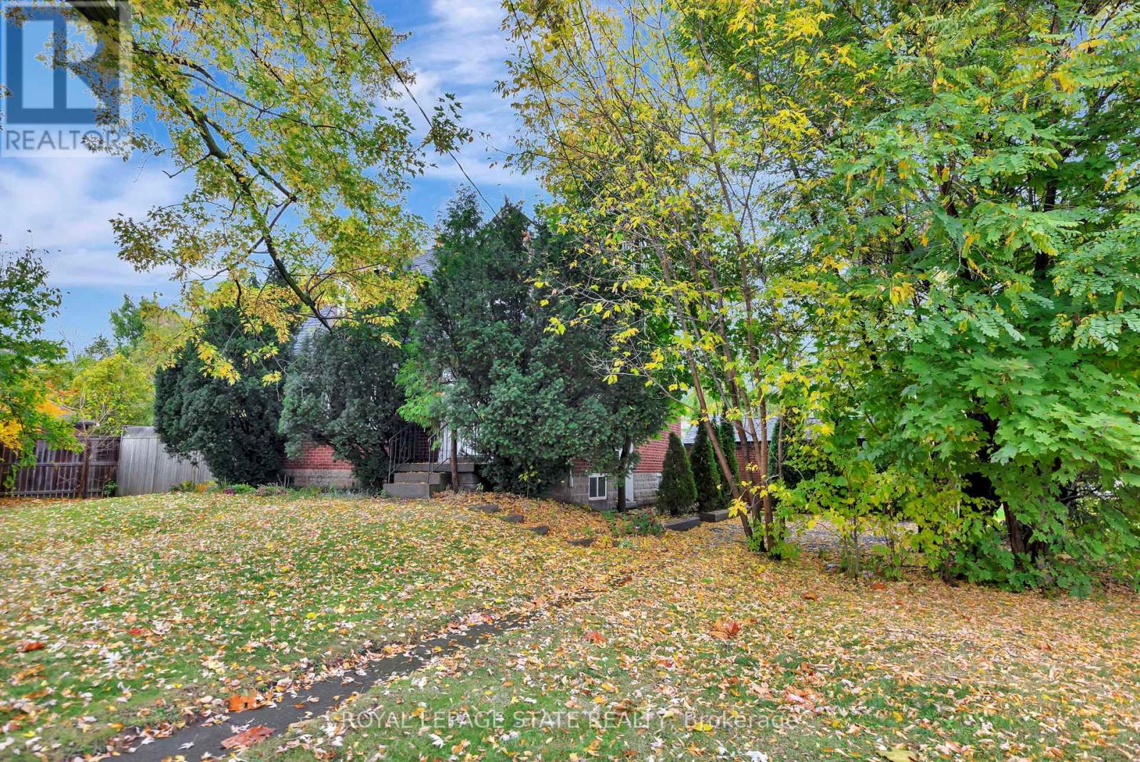 121 KING STREET E - 8