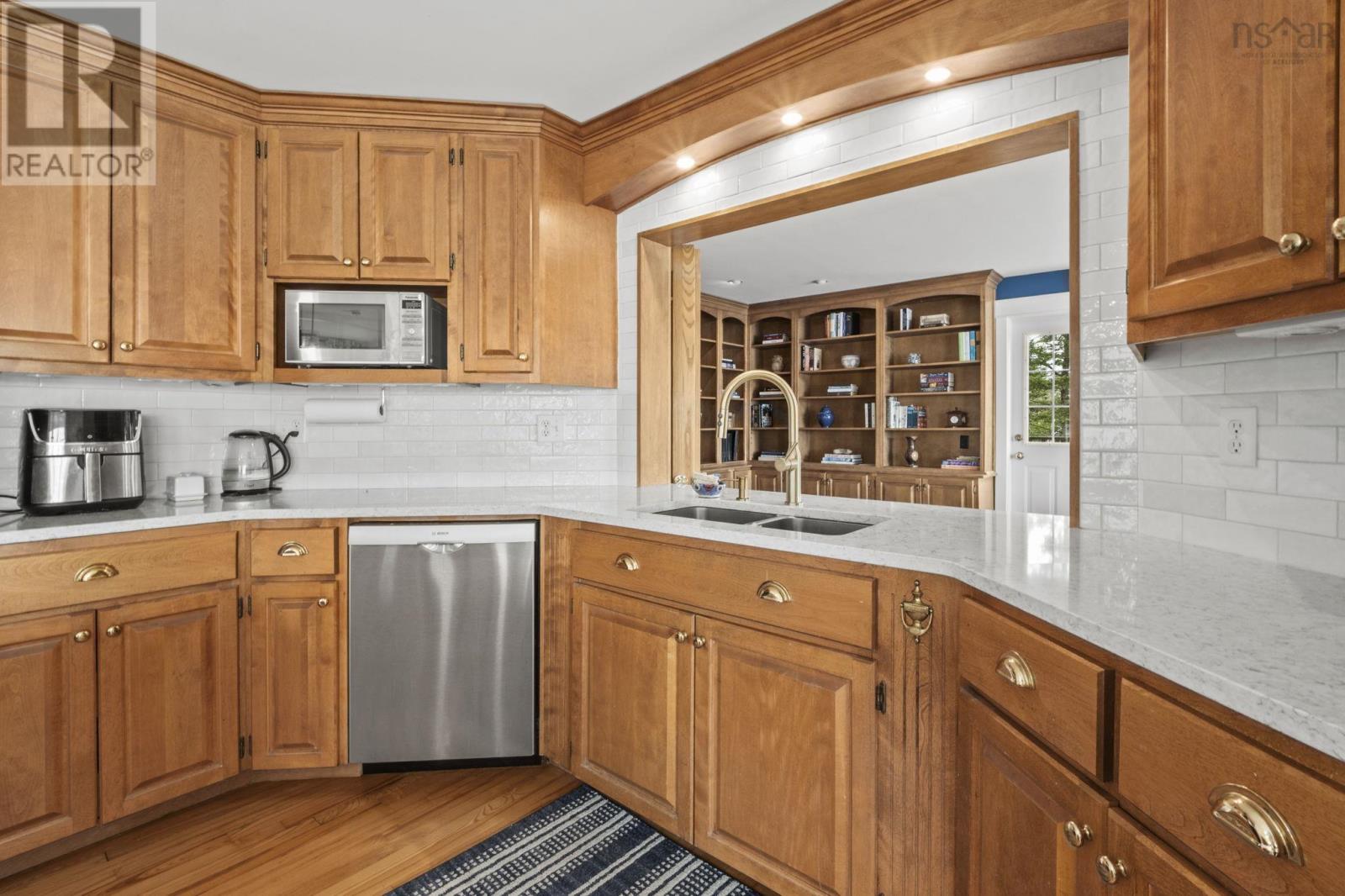 41 Bayberry Lane - 17
