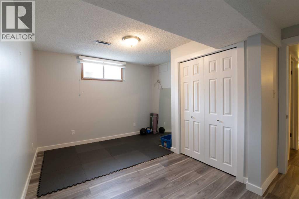 5320 12 Avenue - 24
