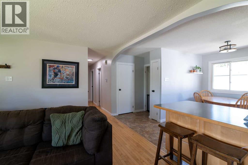 5320 12 Avenue - 12