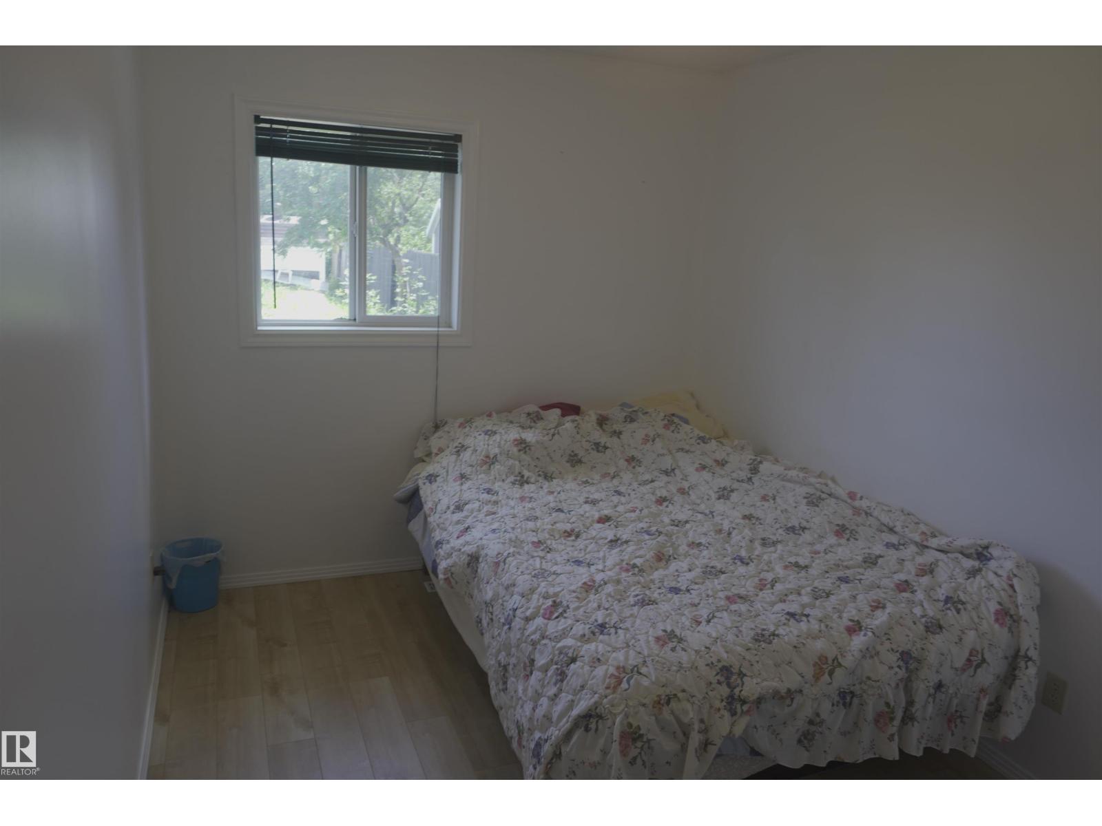 5713 49 ST - Image 13