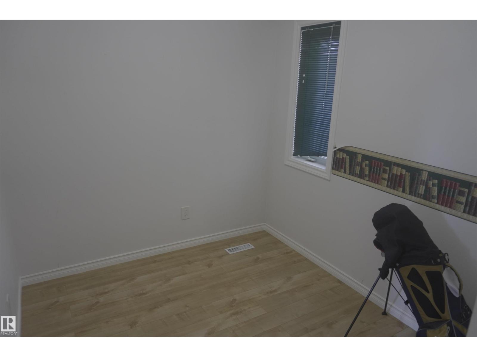5713 49 ST - Image 14