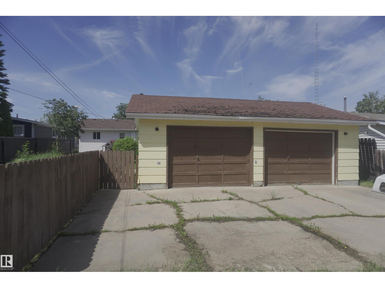 5713 49 ST - Image 18