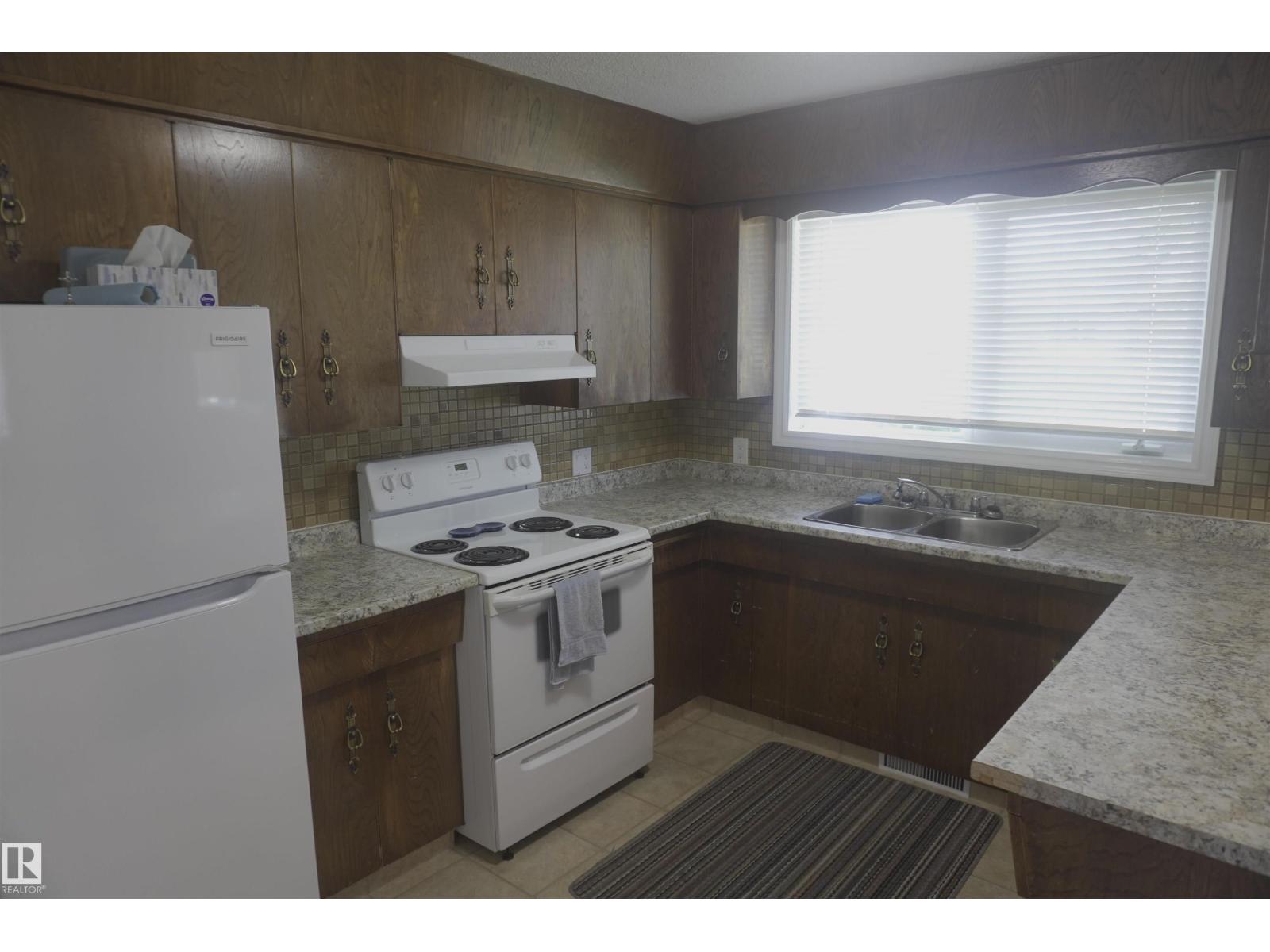 5713 49 ST - Image 5