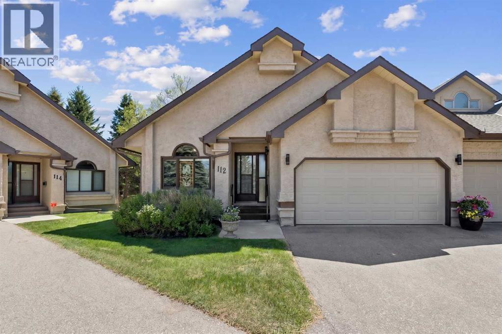 112 Oakbriar Close SW - 1