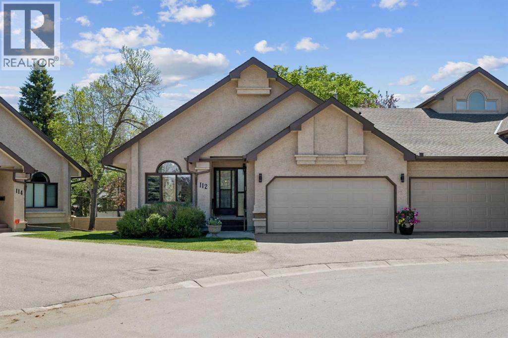 112 Oakbriar Close SW - 2