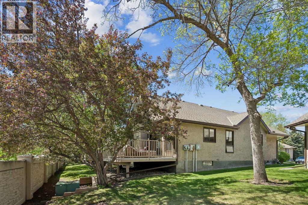 112 Oakbriar Close SW - 40