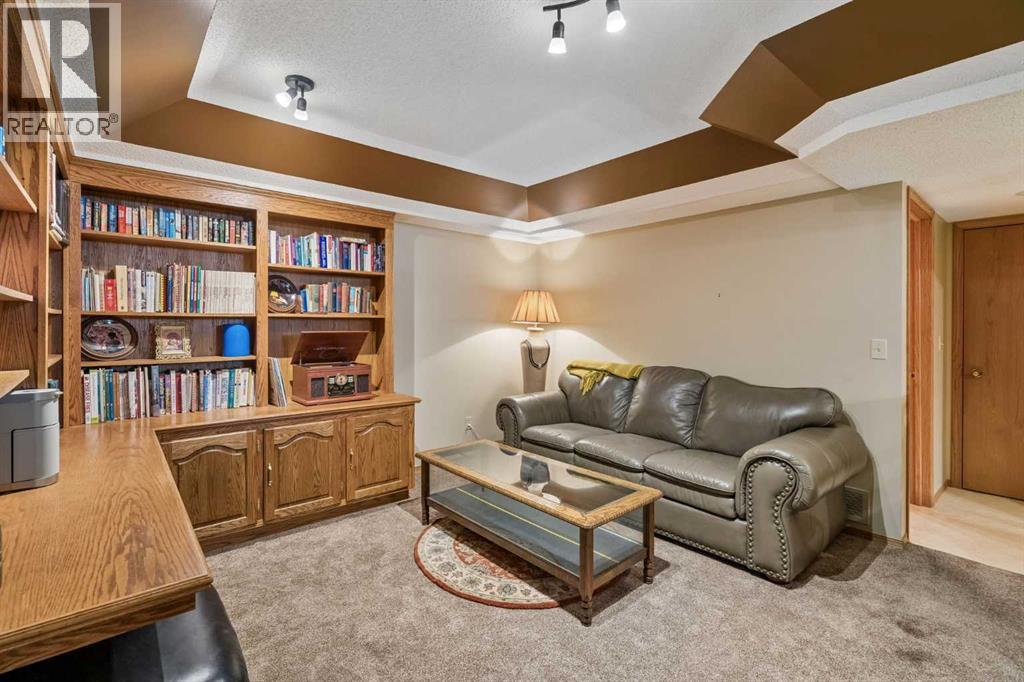 112 Oakbriar Close SW - 33