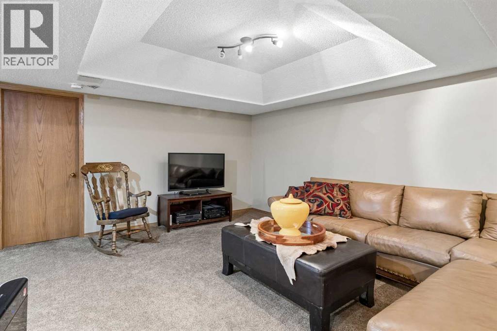 112 Oakbriar Close SW - 26