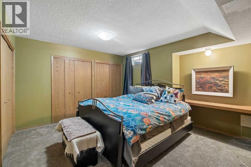 112 Oakbriar Close SW - 23