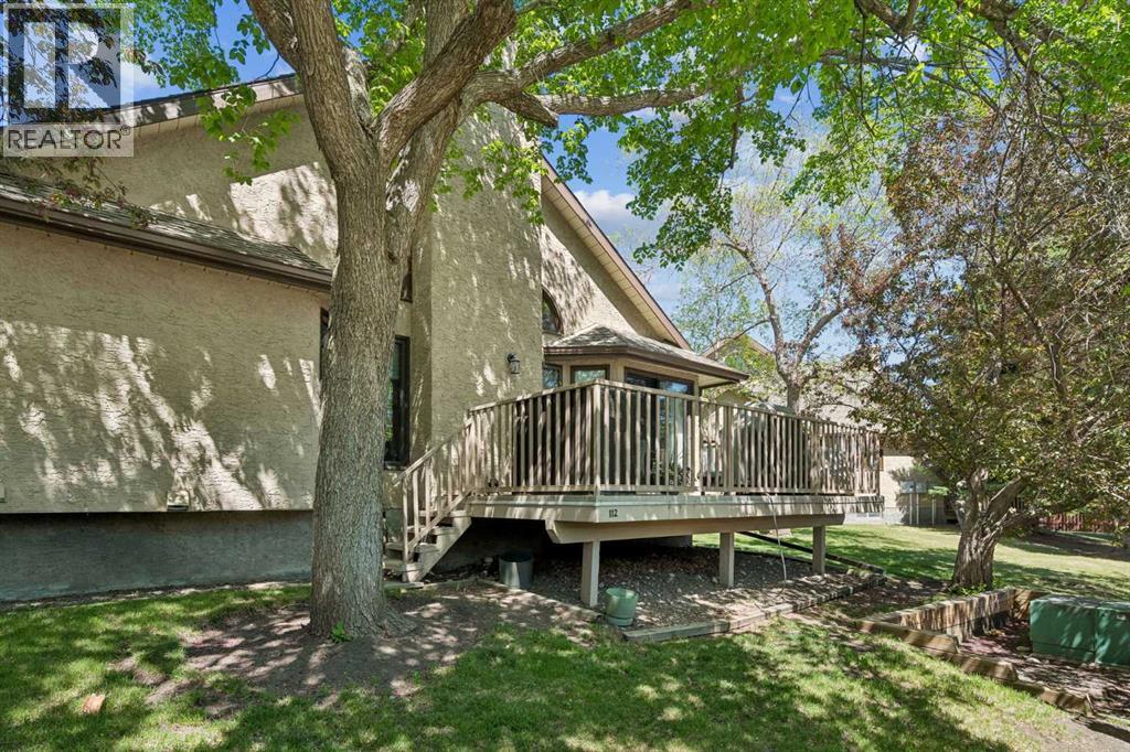 112 Oakbriar Close SW - 39