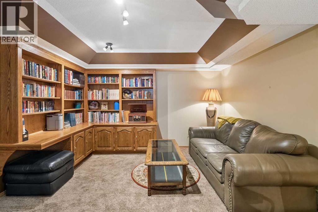 112 Oakbriar Close SW - 34