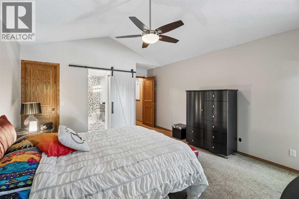 112 Oakbriar Close SW - 20