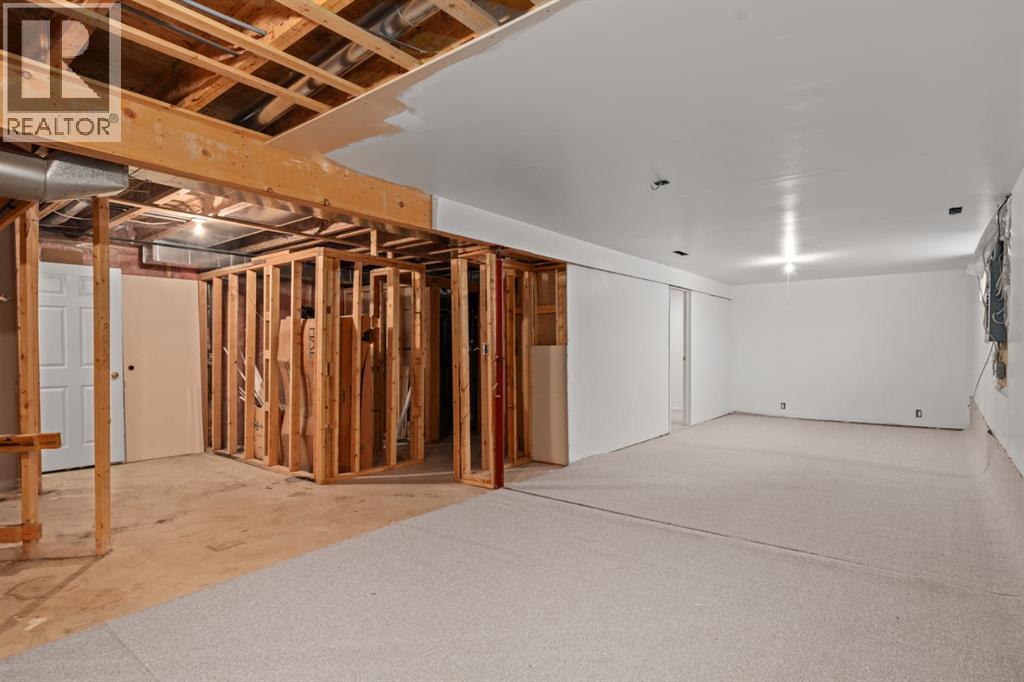 126 Douglas Glen Close SE - 23