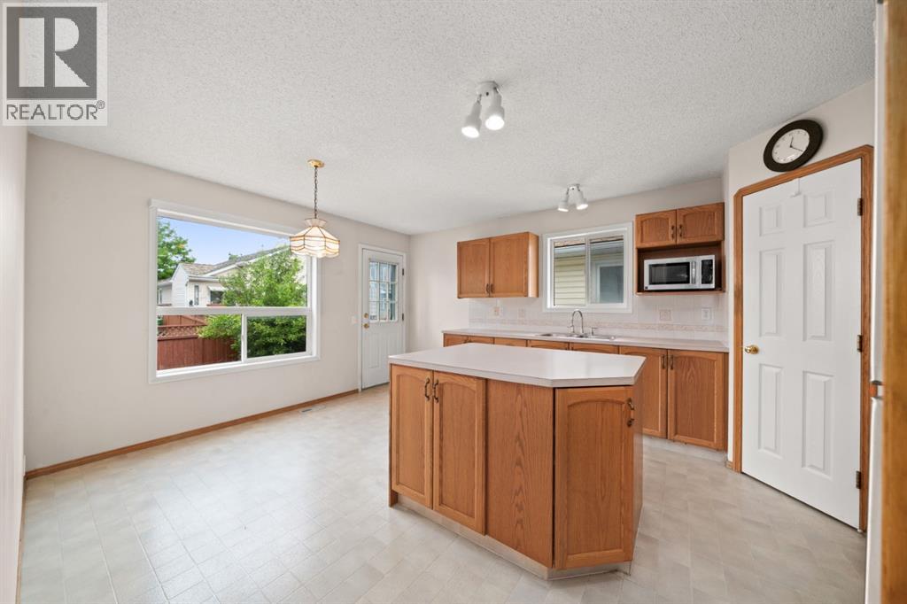 126 Douglas Glen Close SE - 9