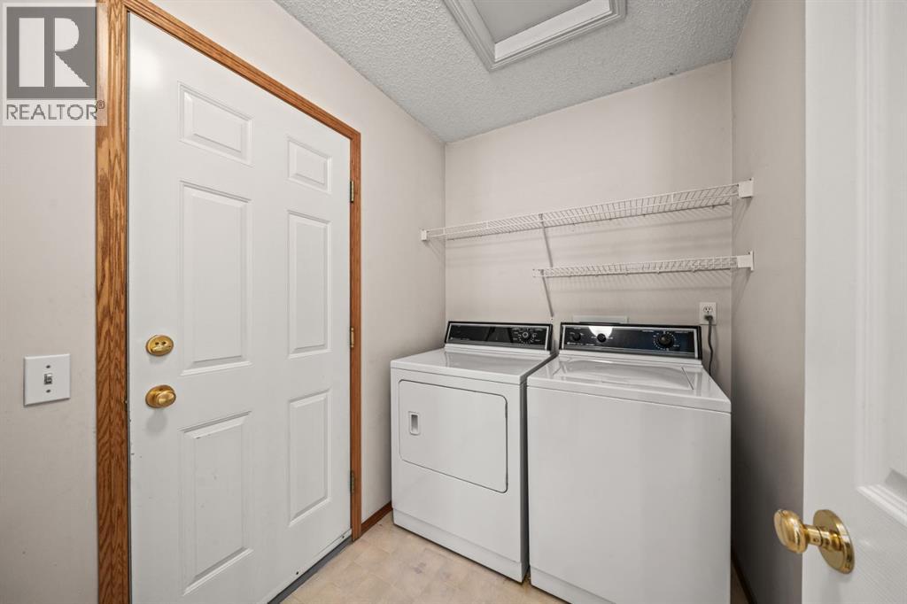 126 Douglas Glen Close SE - 20