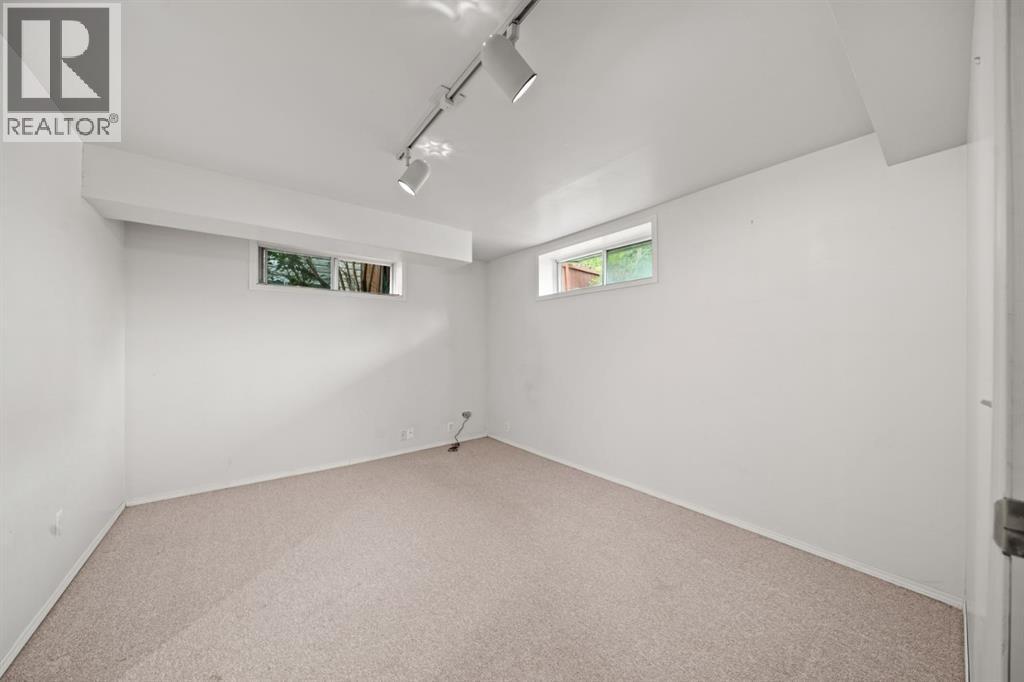 126 Douglas Glen Close SE - 21