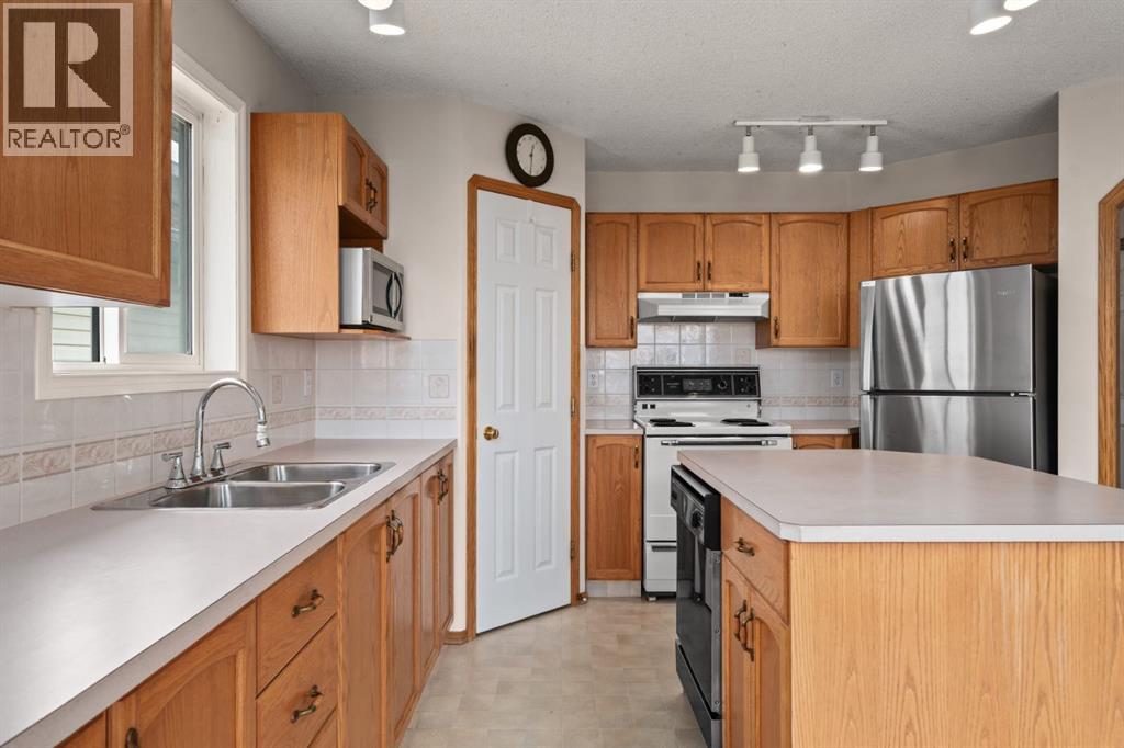 126 Douglas Glen Close SE - 11