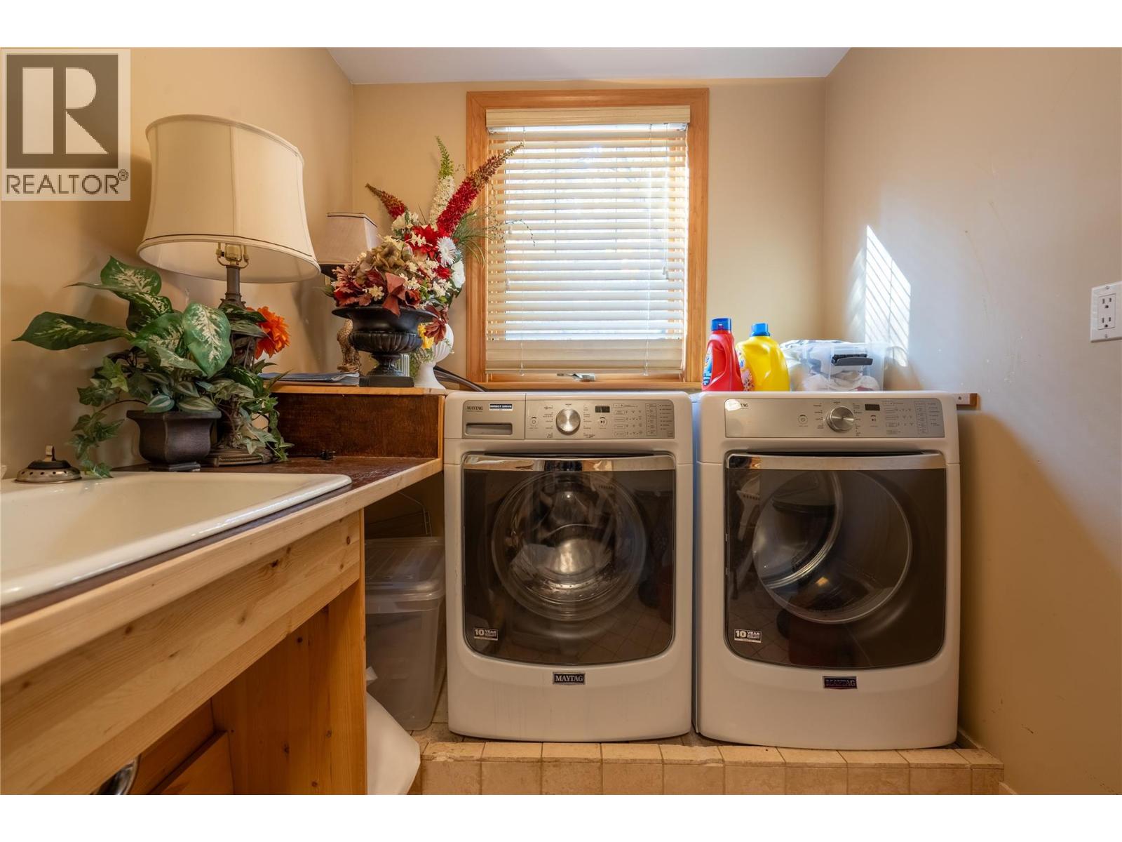 1722 WEST LAKE Drive - 22